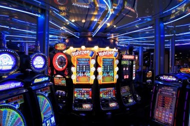 Table interface with betting limits macan togel Grand Slam table interface showing betting limits and player positions